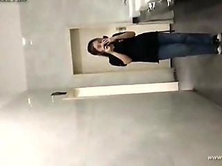 chinese girls go to toilet.154